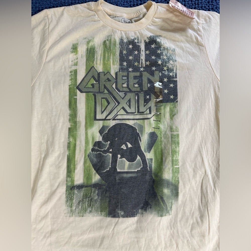 Green Day Cinder Block Guitar Solo American Flag T Size Large NWT - Picture 2 of 11
